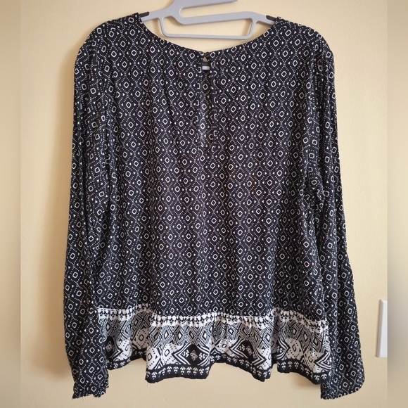 H&M Divided Black & White Patterned Long Sleeve Blouse Flounced Hem Size 14 - Picture 6 of 8